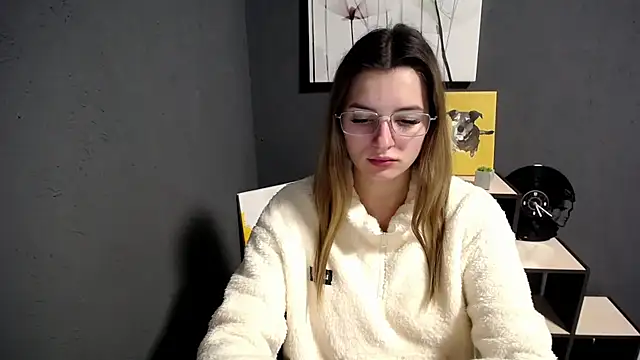 Snapshot of lady_olivia_ chatting on 10/27/25, 01:37 lady olivia online show from 10/27/25, 01:37