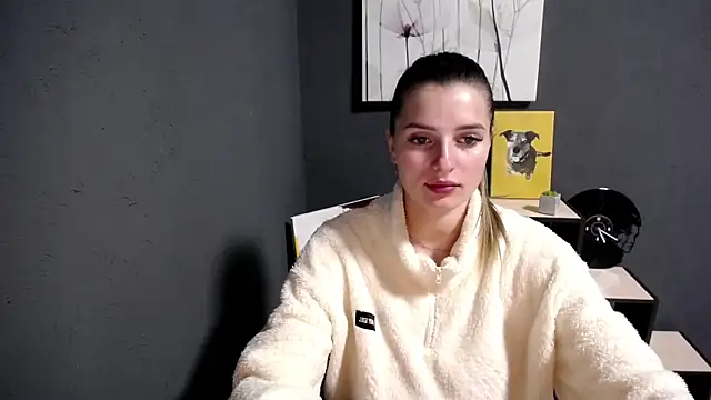 Snapshot of lady_olivia_ chatting on 11/08/25, 01:33 lady olivia online show from 11/08/25, 01:33