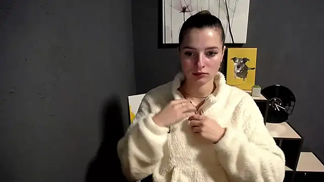 Snapshot of lady_olivia_ chatting on 11/12/25, 01:44 lady olivia online show from 11/12/25, 01:44