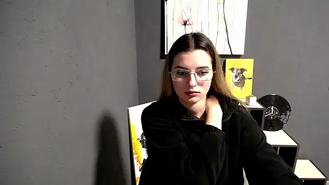 Snapshot of lady_olivia_ chatting on 11/18/25, 04:00 lady olivia online show from 11/18/25, 04:00