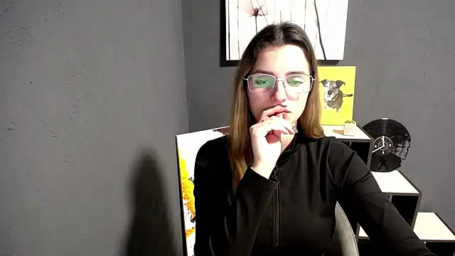 Snapshot of lady_olivia_ chatting on 11/26/25, 02:18 lady olivia online show from 11/26/25, 02:18