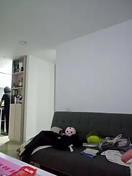 azumiichan online show from 10/31/25, 12:00