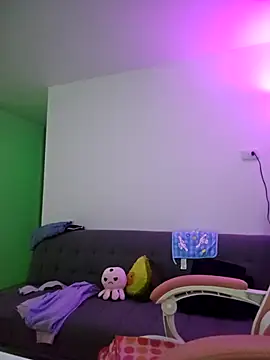 azumiichan online show from 11/11/25, 12:21