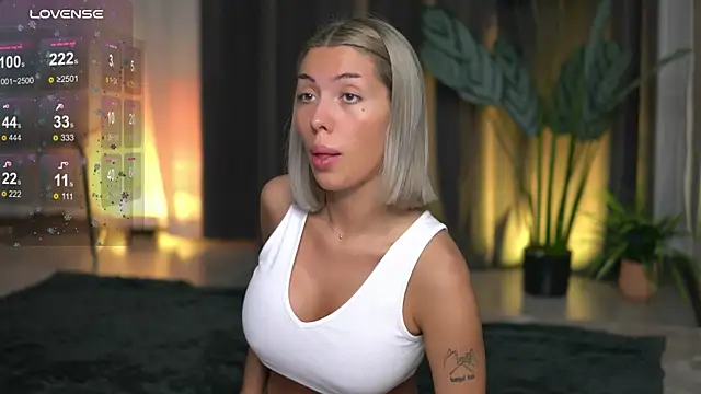 AudreyZanne online show from 10/16/25, 05:08