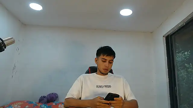Snapshot of danielitopapuu chatting on 09/22/25, 10:23 danielitopapuu online show from 09/22/25, 10:23