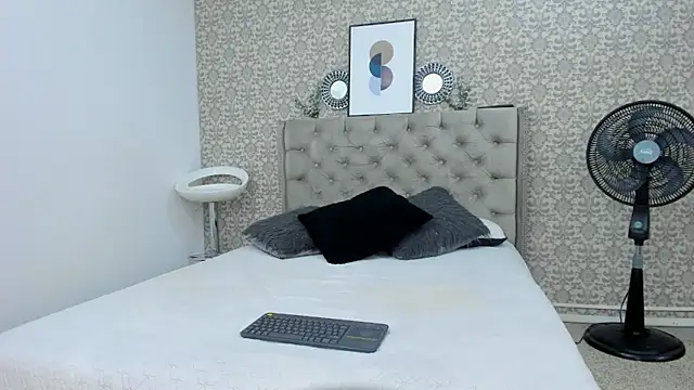 Bryson Collins  online show from 09/18/25, 11:18