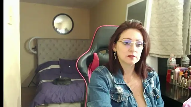 Carol Scottt online show from 11/10/25, 04:00