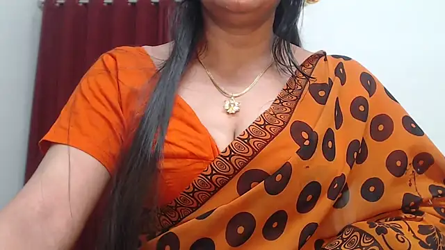 Snapshot of desi-maisa130 chatting on 09/21/25, 04:30 desi-maisa130 online show from 09/21/25, 04:30