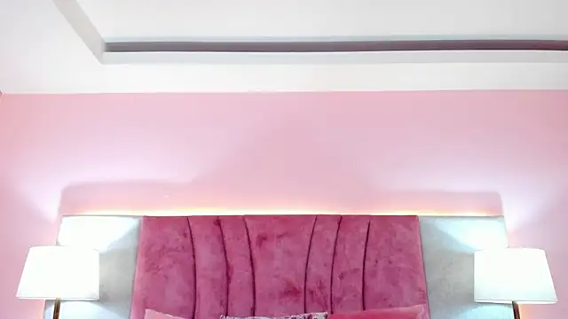 Snapshot of SophiaLaurens chatting on 01/11/25, 08:32 SophiaLaurens online show from 01/11/25, 08:32