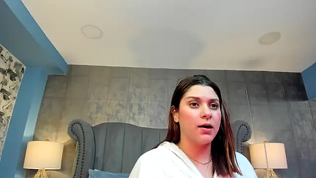 Snapshot of SophiaLaurens chatting on 02/08/25, 05:08 SophiaLaurens online show from 02/08/25, 05:08