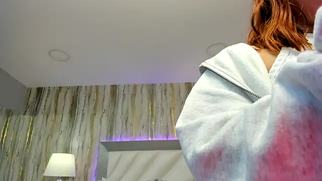 Snapshot of SophiaLaurens chatting on 02/13/25, 04:07 SophiaLaurens online show from 02/13/25, 04:07