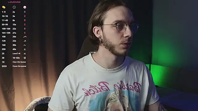 Snapshot of pleasure8869 chatting on 01/22/25, 06:52 pleasure8869 online show from 01/22/25, 06:52