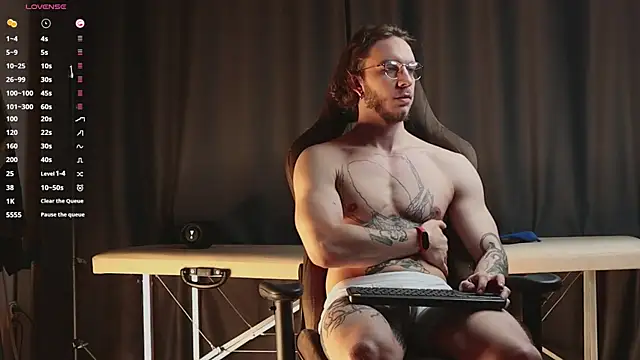 Snapshot of pleasure8869 chatting on 02/01/25, 04:14 pleasure8869 online show from 02/01/25, 04:14