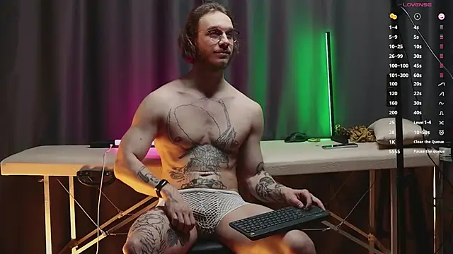 Snapshot of pleasure8869 chatting on 02/28/25, 08:42 pleasure8869 online show from 02/28/25, 08:42