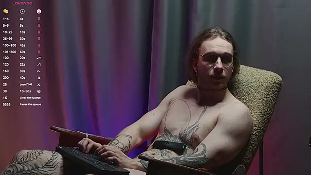 Snapshot of pleasure8869 chatting on 03/16/25, 10:44 pleasure8869 online show from 03/16/25, 10:44