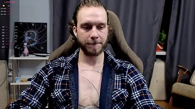 Snapshot of pleasure8869 chatting on 10/21/25, 04:35 pleasure8869 online show from 10/21/25, 04:35