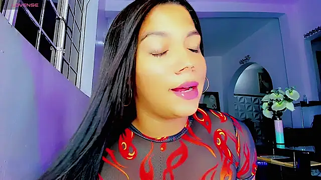 Snapshot of Oficial_angela chatting on 12/19/24, 05:40 Oficial angela online show from 12/19/24, 05:40