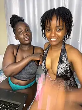 Snapshot of Doublefreaks chatting on 10/30/25, 12:12 Doublefreaks online show from 10/30/25, 12:12