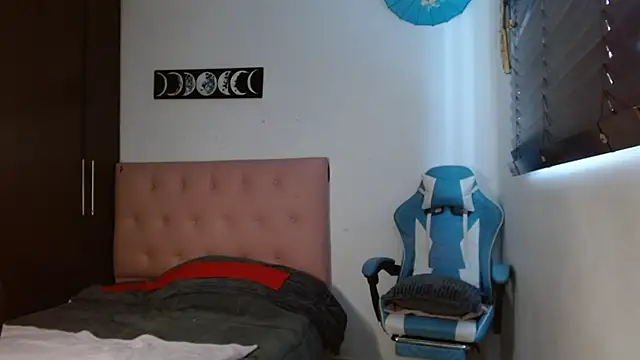 Snapshot of TokioStar chatting on 01/10/25, 01:41 TokioStar online show from 01/10/25, 01:41