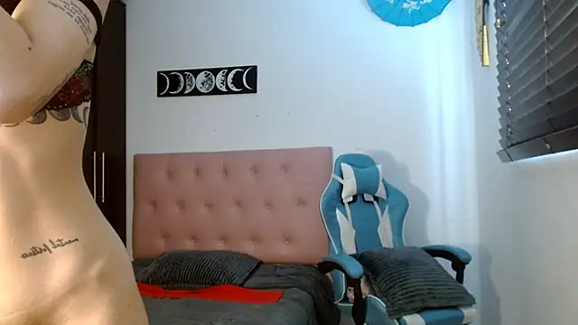 Snapshot of TokioStar chatting on 02/25/25, 04:42 TokioStar online show from 02/25/25, 04:42