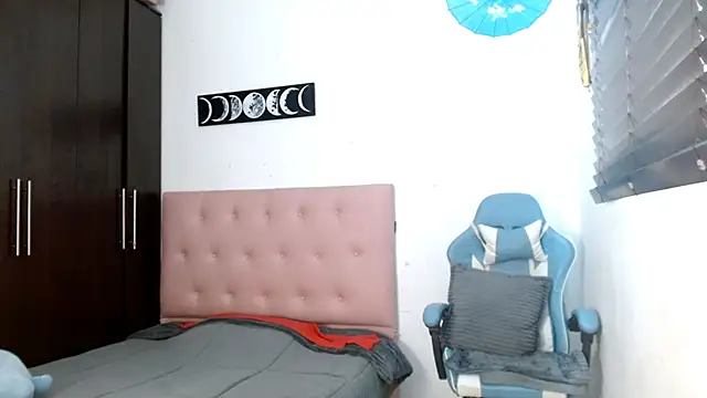 Snapshot of TokioStar chatting on 10/02/25, 02:46 TokioStar online show from 10/02/25, 02:46