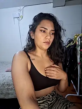 Thaliacooper  online show from 02/01/25, 11:37