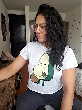 Thaliacooper  online show from 10/22/25, 04:51