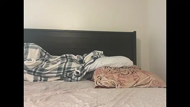 QueenLolaX online show from 10/19/25, 11:16