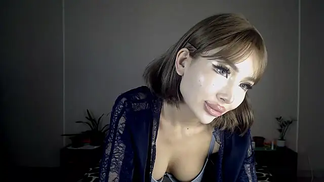 Snapshot of Izalimka chatting on 01/16/25, 03:23 Izalimka online show from 01/16/25, 03:23