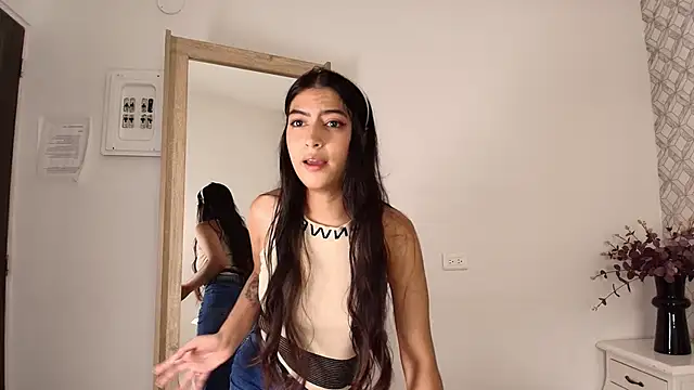 Snapshot of Susana_Sanchez chatting on 09/16/25, 11:22 Susana Sanchez online show from 09/16/25, 11:22