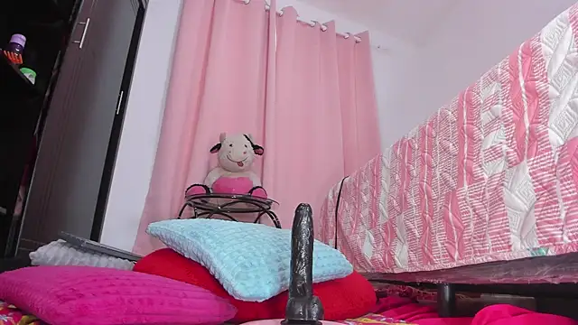 Snapshot of msschloee_ chatting on 02/18/25, 10:25 msschloee online show from 02/18/25, 10:25