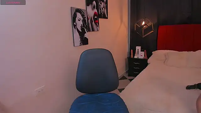 Megan Do Santos online show from 02/08/25, 08:21