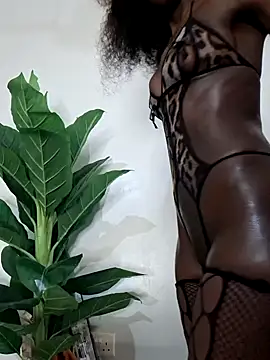 korah01 online show from 11/17/25, 07:47