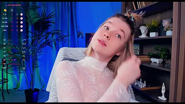PollyHathor online show from 01/31/25, 09:37