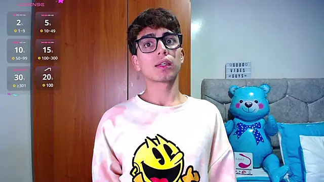 Snapshot of OwenBluee chatting on 01/17/25, 03:23 OwenBluee online show from 01/17/25, 03:23