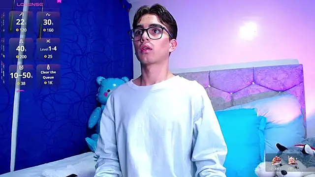 Snapshot of OwenBluee chatting on 02/01/25, 03:41 OwenBluee online show from 02/01/25, 03:41