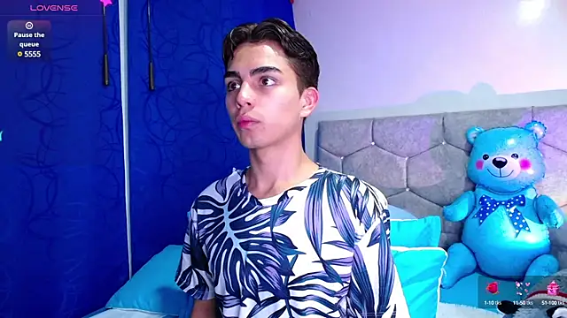 Snapshot of OwenBluee chatting on 02/03/25, 04:57 OwenBluee online show from 02/03/25, 04:57