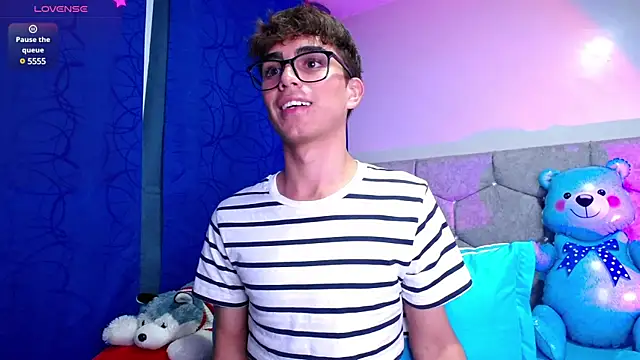 Snapshot of OwenBluee chatting on 02/04/25, 08:46 OwenBluee online show from 02/04/25, 08:46