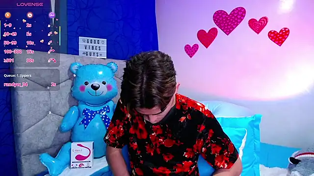 Snapshot of OwenBluee chatting on 02/21/25, 09:34 OwenBluee online show from 02/21/25, 09:34