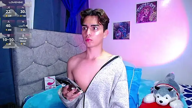 Snapshot of OwenBluee chatting on 03/23/25, 02:48 OwenBluee online show from 03/23/25, 02:48