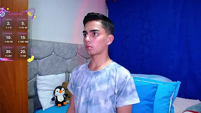 Snapshot of OwenBluee chatting on 09/12/25, 10:10 OwenBluee online show from 09/12/25, 10:10