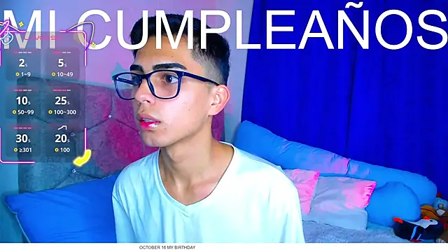 Snapshot of OwenBluee chatting on 10/14/25, 07:42 OwenBluee online show from 10/14/25, 07:42