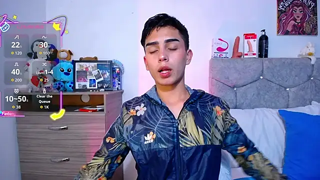 Snapshot of OwenBluee chatting on 11/13/25, 06:01 OwenBluee online show from 11/13/25, 06:01