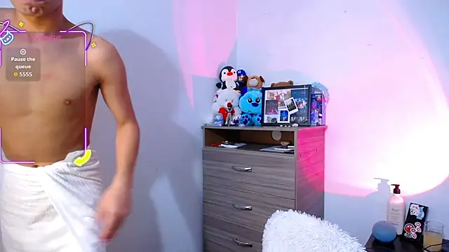 Snapshot of OwenBluee chatting on 11/15/25, 05:49 OwenBluee online show from 11/15/25, 05:49