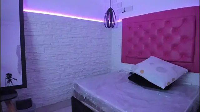 mia six66 online show from 02/08/25, 11:12