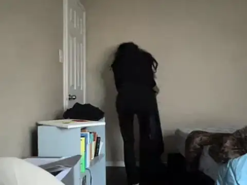 Snapshot of myloveforyouu chatting on 12/30/24, 04:40 myloveforyouu online show from 12/30/24, 04:40