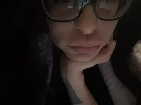 Snapshot of myloveforyouu chatting on 01/20/25, 04:01 myloveforyouu online show from 01/20/25, 04:01