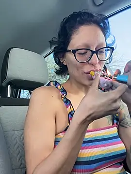 Snapshot of myloveforyouu chatting on 03/17/25, 03:29 myloveforyouu online show from 03/17/25, 03:29