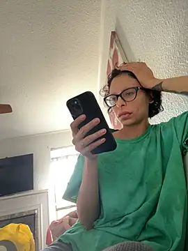 Snapshot of myloveforyouu chatting on 03/19/25, 04:24 myloveforyouu online show from 03/19/25, 04:24