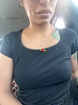 Snapshot of myloveforyouu chatting on 09/20/25, 03:02 myloveforyouu online show from 09/20/25, 03:02